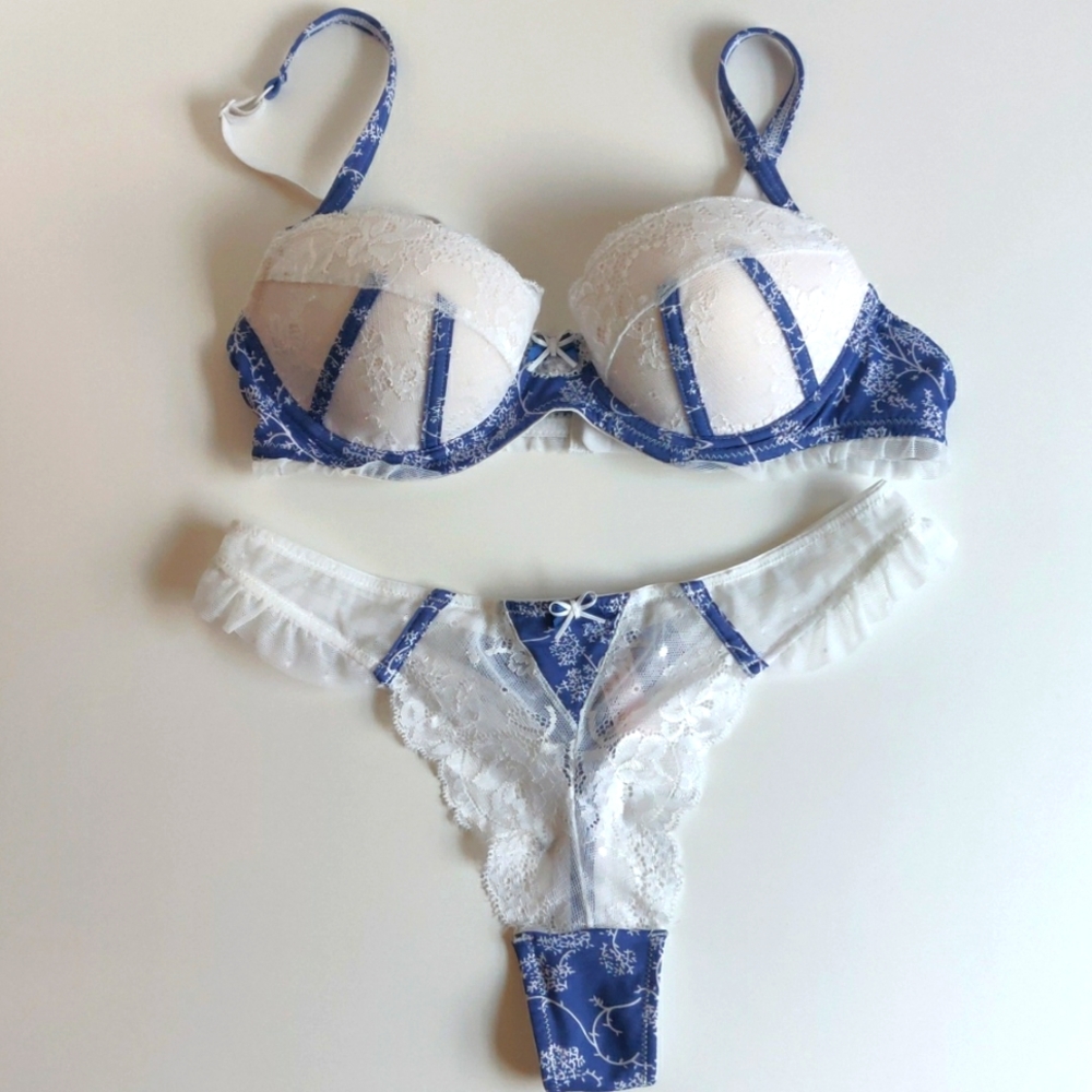 1 Bra and 2 panty set
